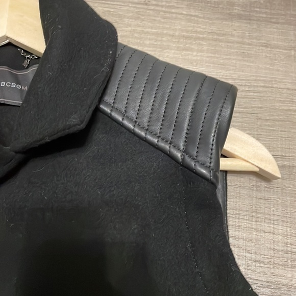 BCBG sleeveless trench open jacket - Picture 5 of 6